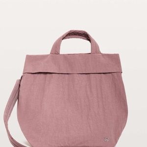 Lululemon On My Level Bag